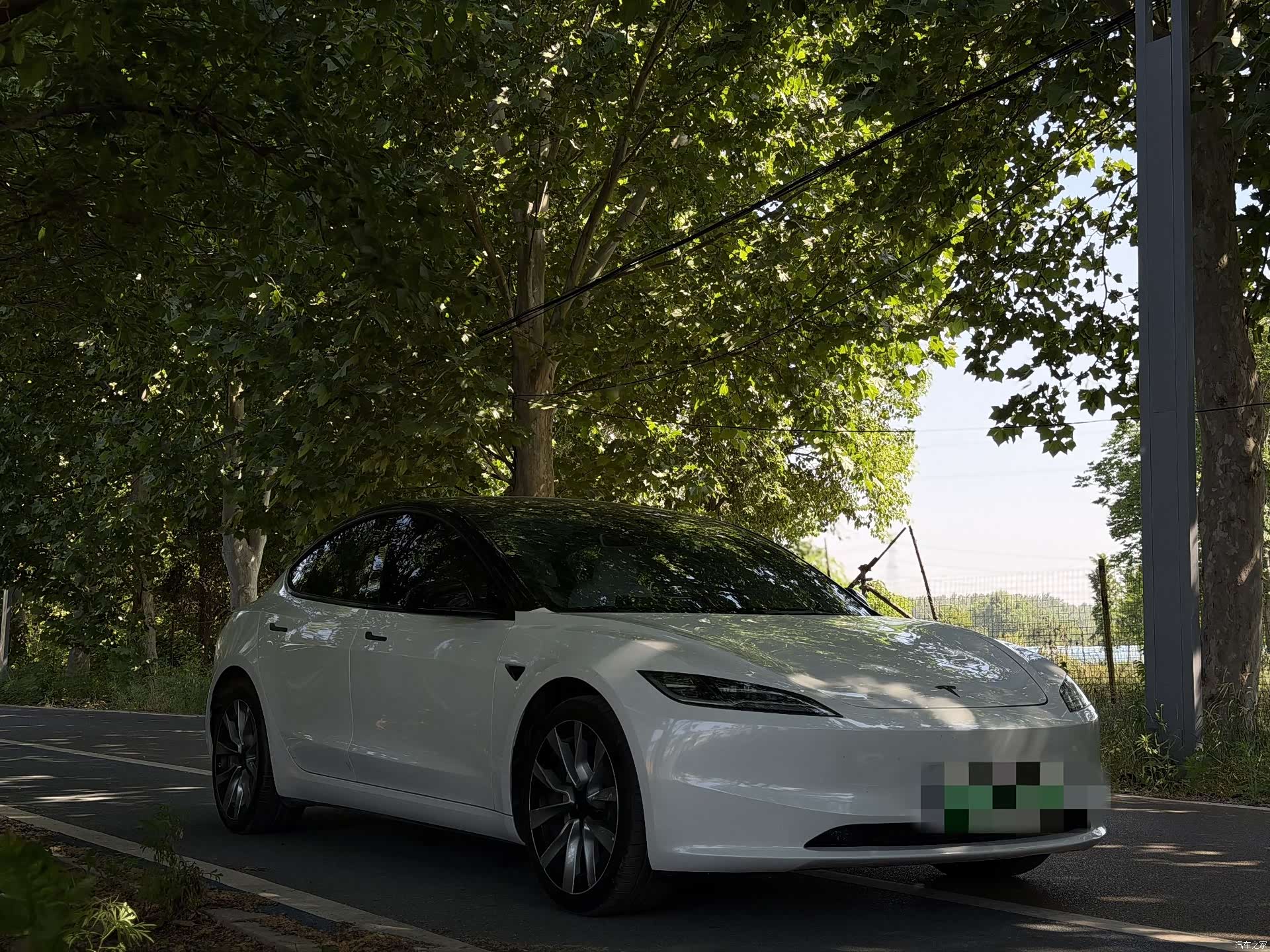 Tesla Model 3, 2025 3
