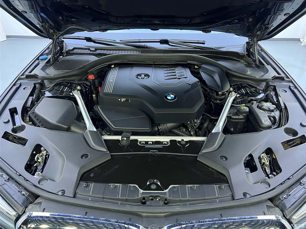 BMW 5 Series, 2021 25