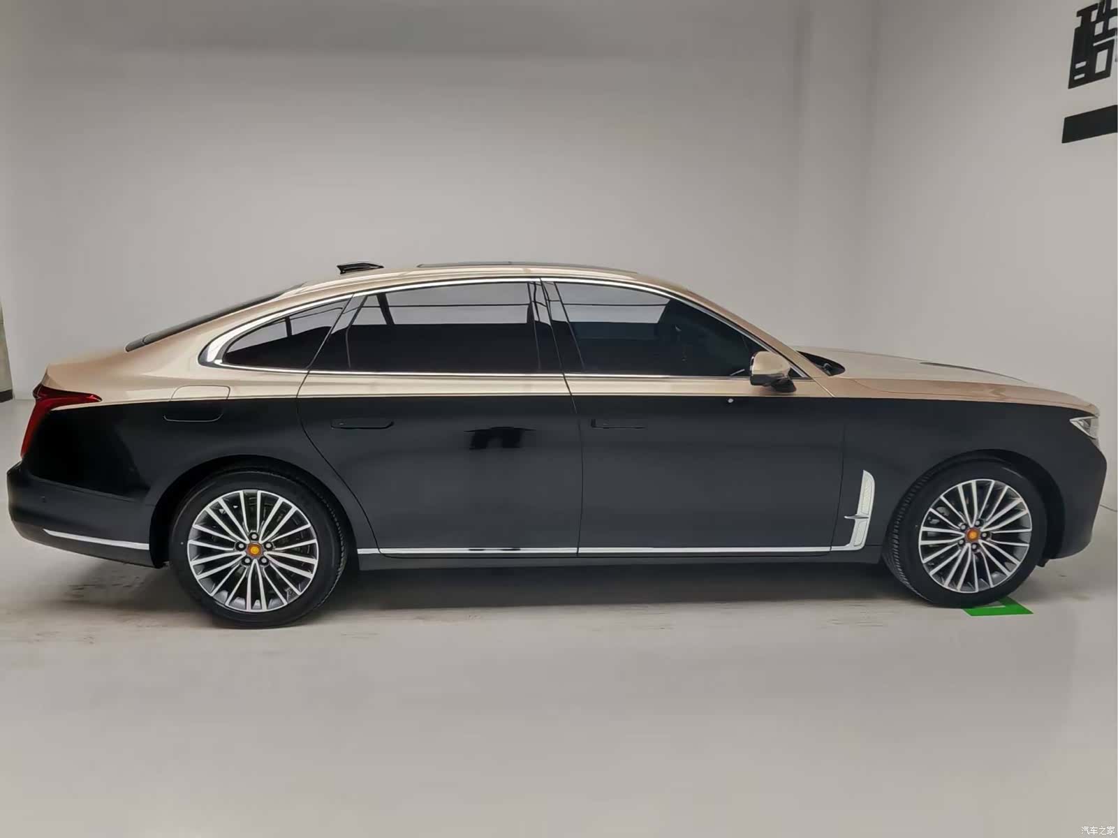 Hongqi H9, 2023 7