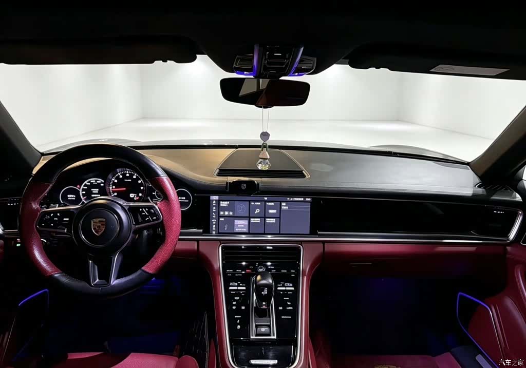 Porsche Panamera, 2019 все фото