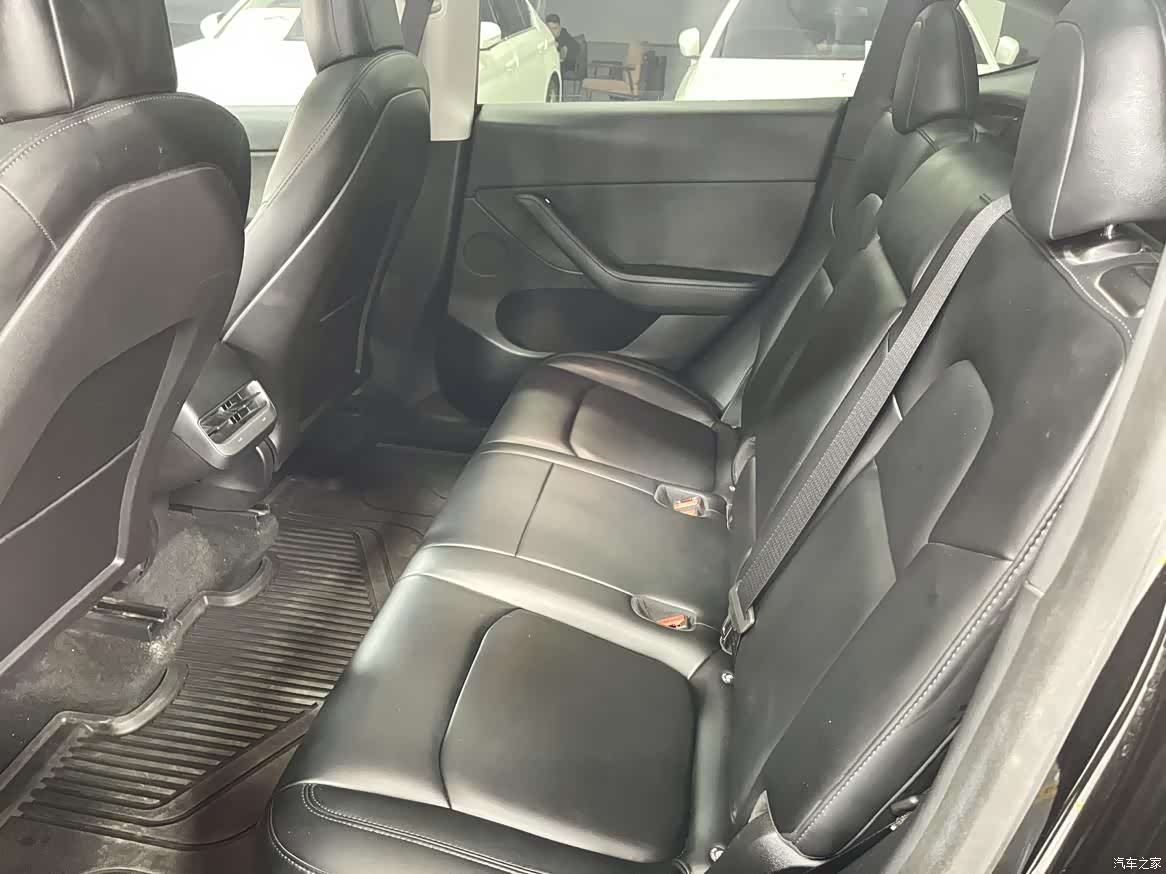 Tesla Model Y, 2022 7