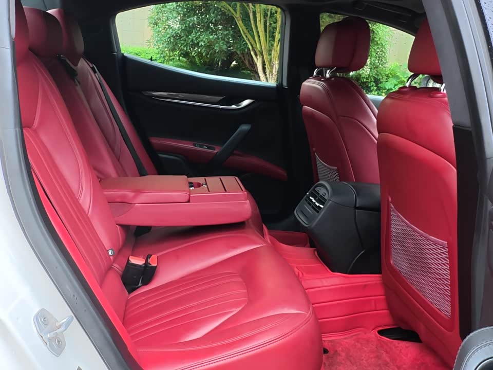 Maserati Ghibli Maserati Ghibli