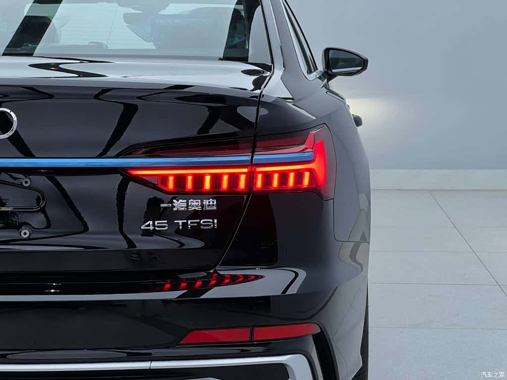 Audi A6L, 2026 12