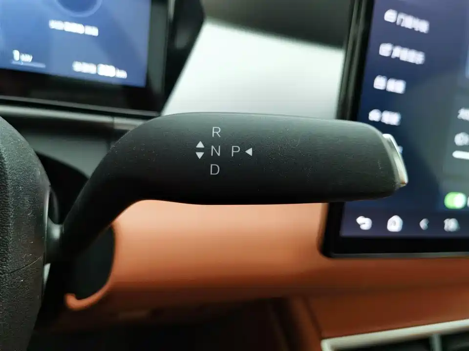 BYD Tang L