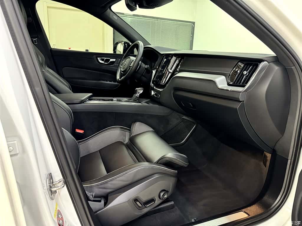 Volvo XC60, 2020 11