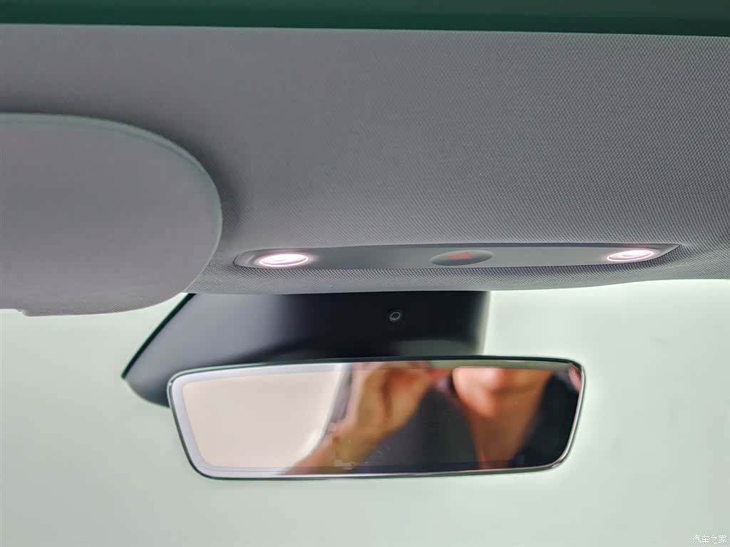 Tesla Model 3, 2025 24