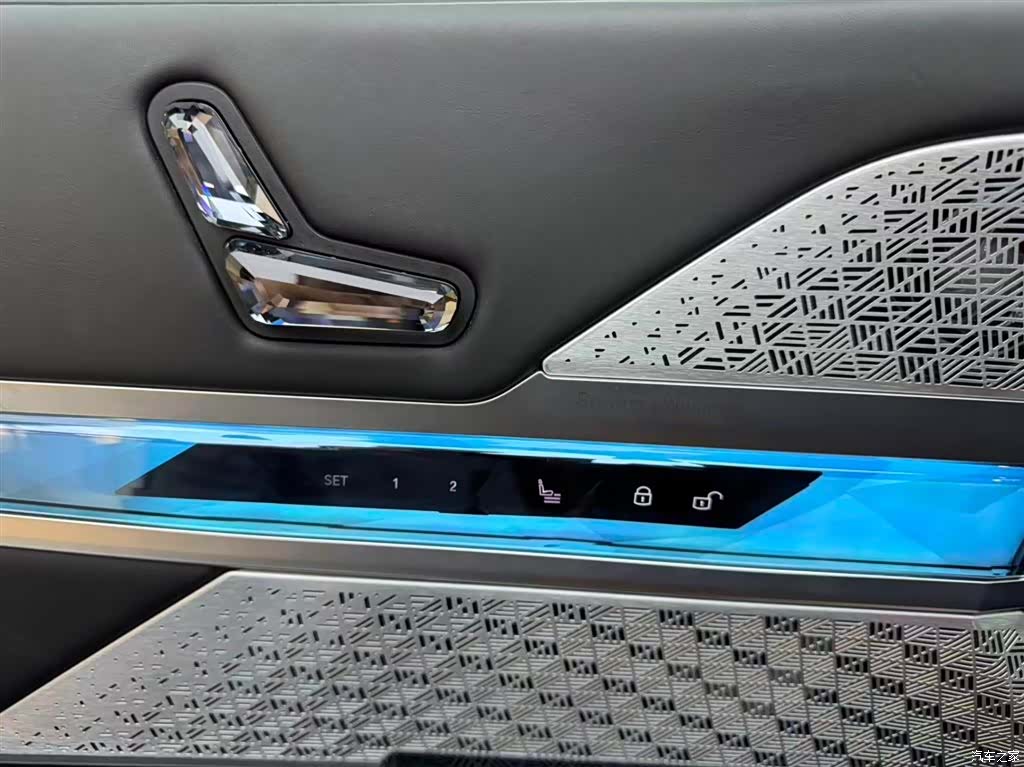 BMW i7, 2024 10