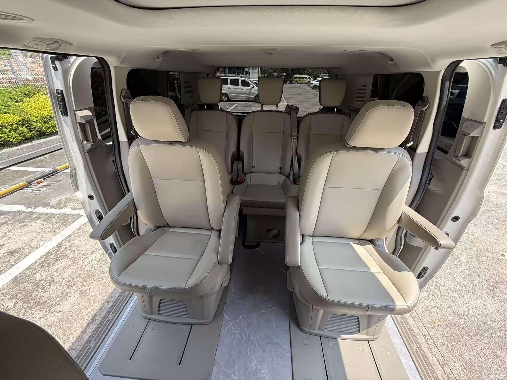 Ford Tourneo, 2017 23