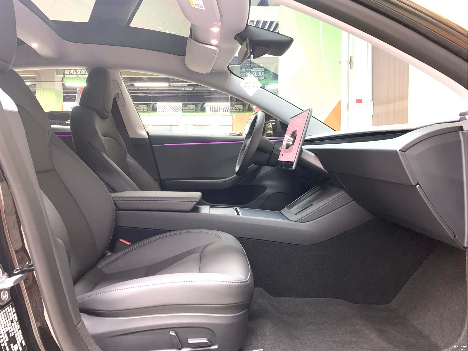 Tesla Model 3, 2025 11