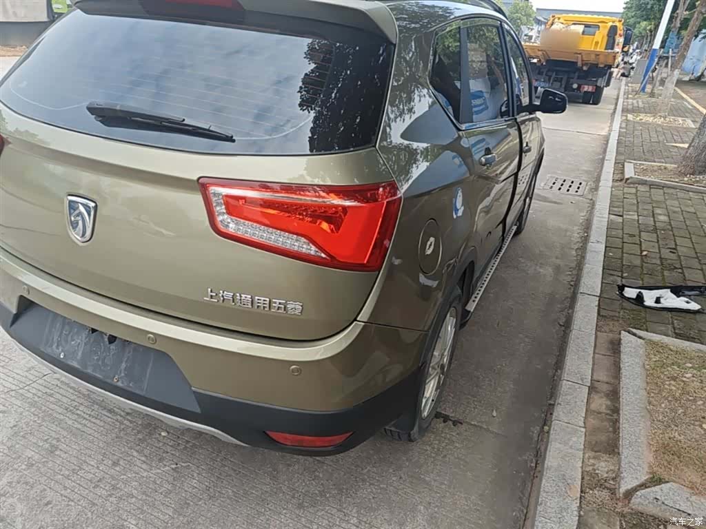 Wuling 560, 2016 8