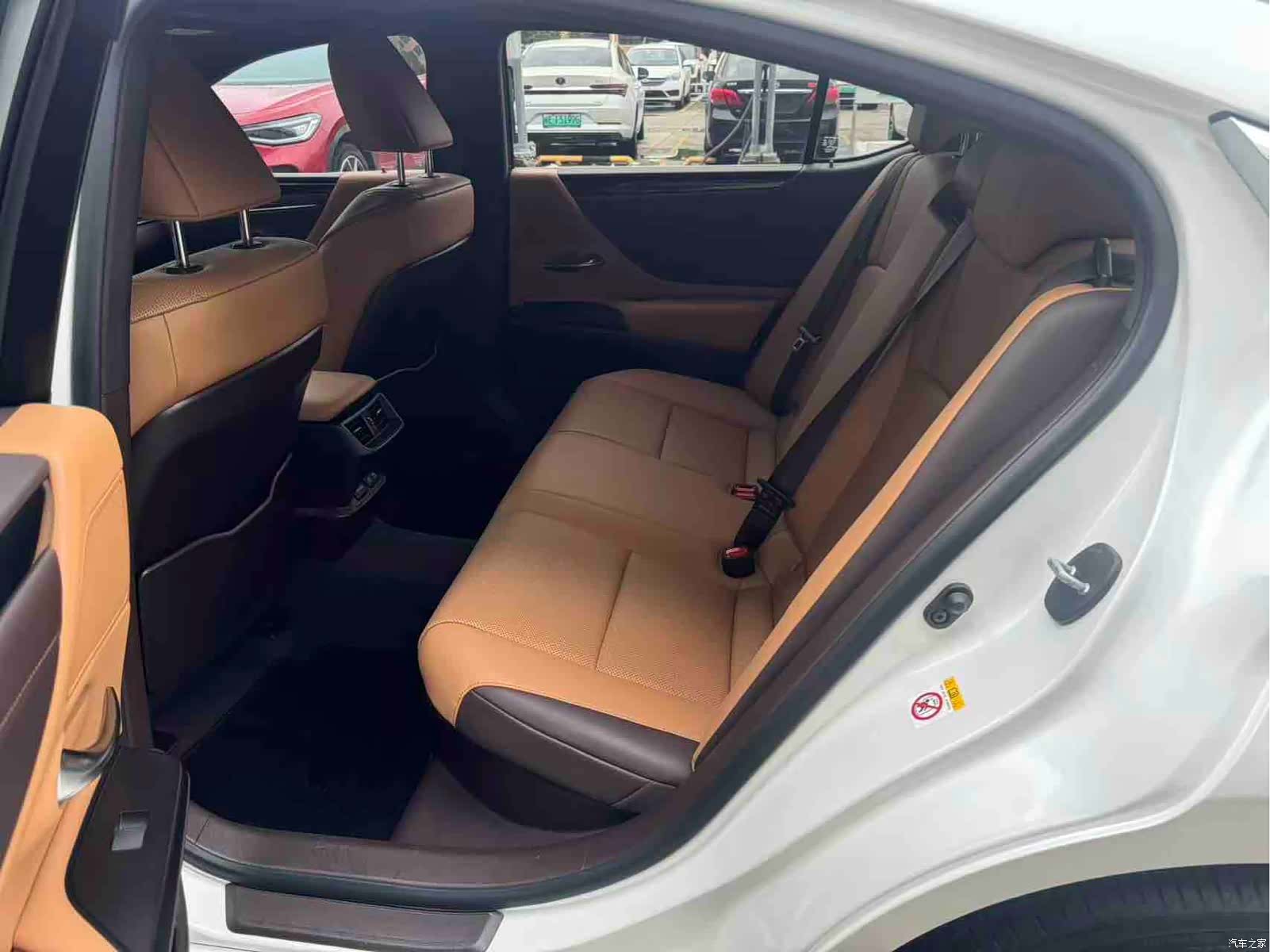 Lexus ES, 2018 4