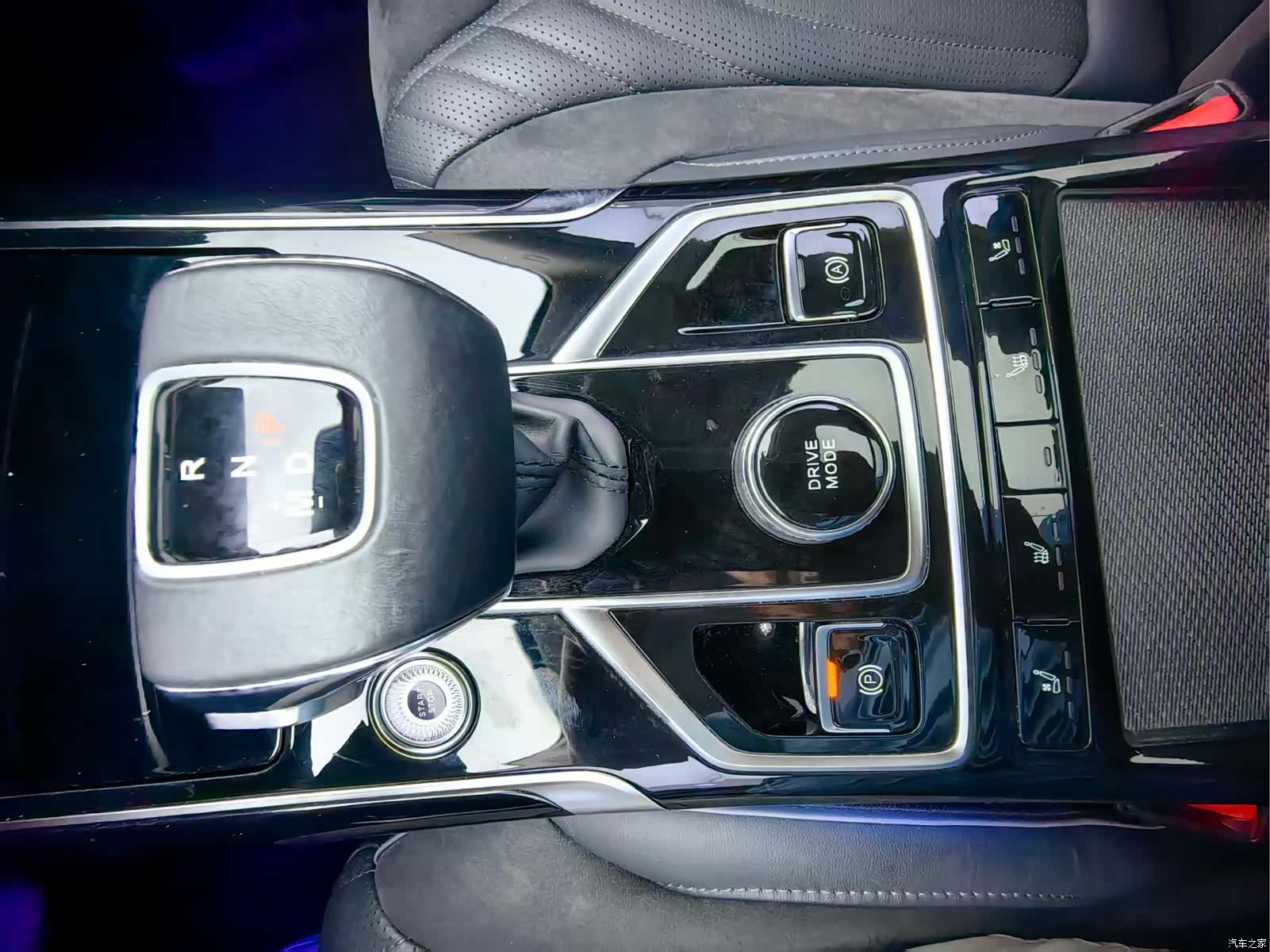 Hongqi HS5, 2023 8