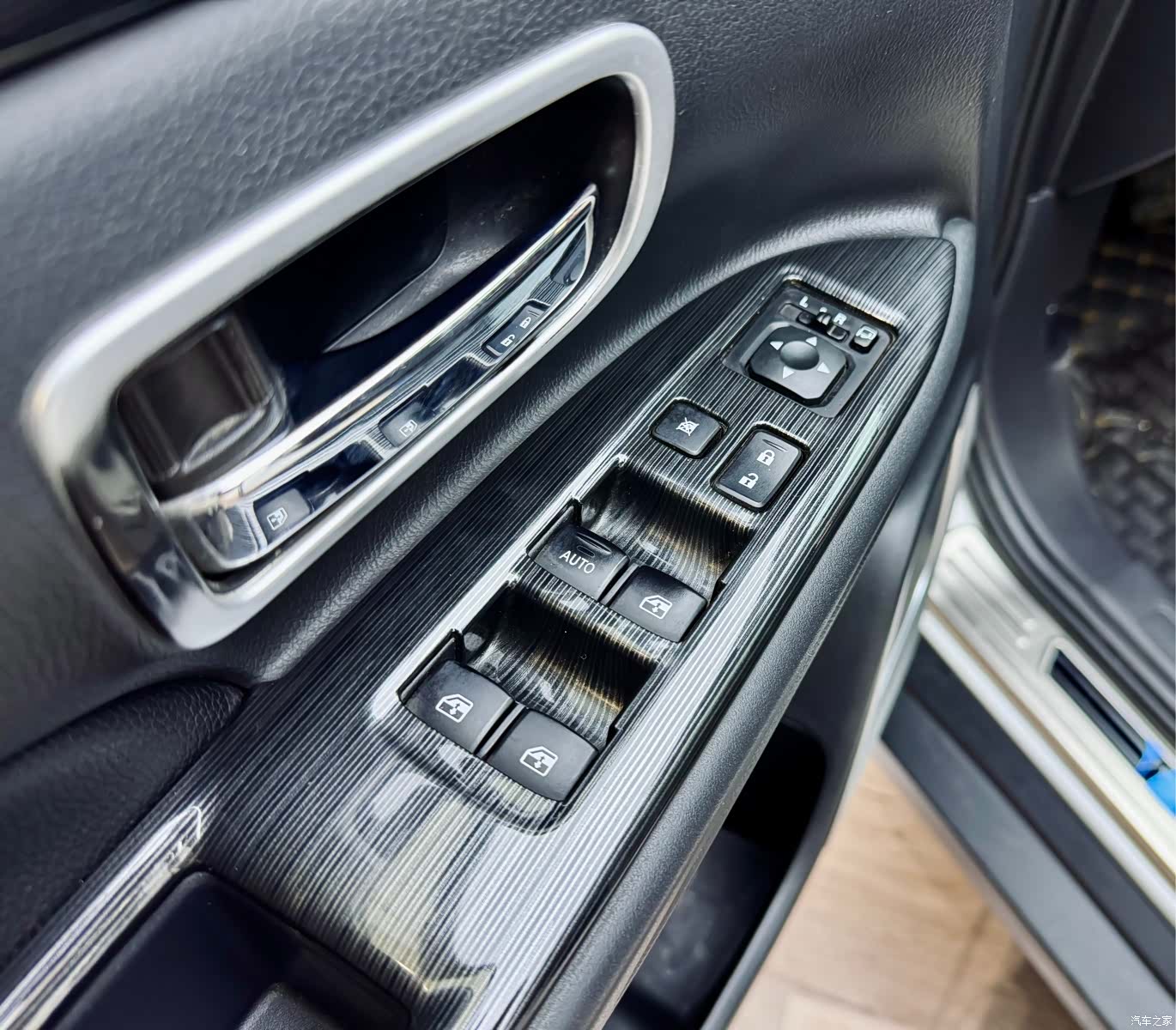 Mitsubishi Outlander, 2018 11