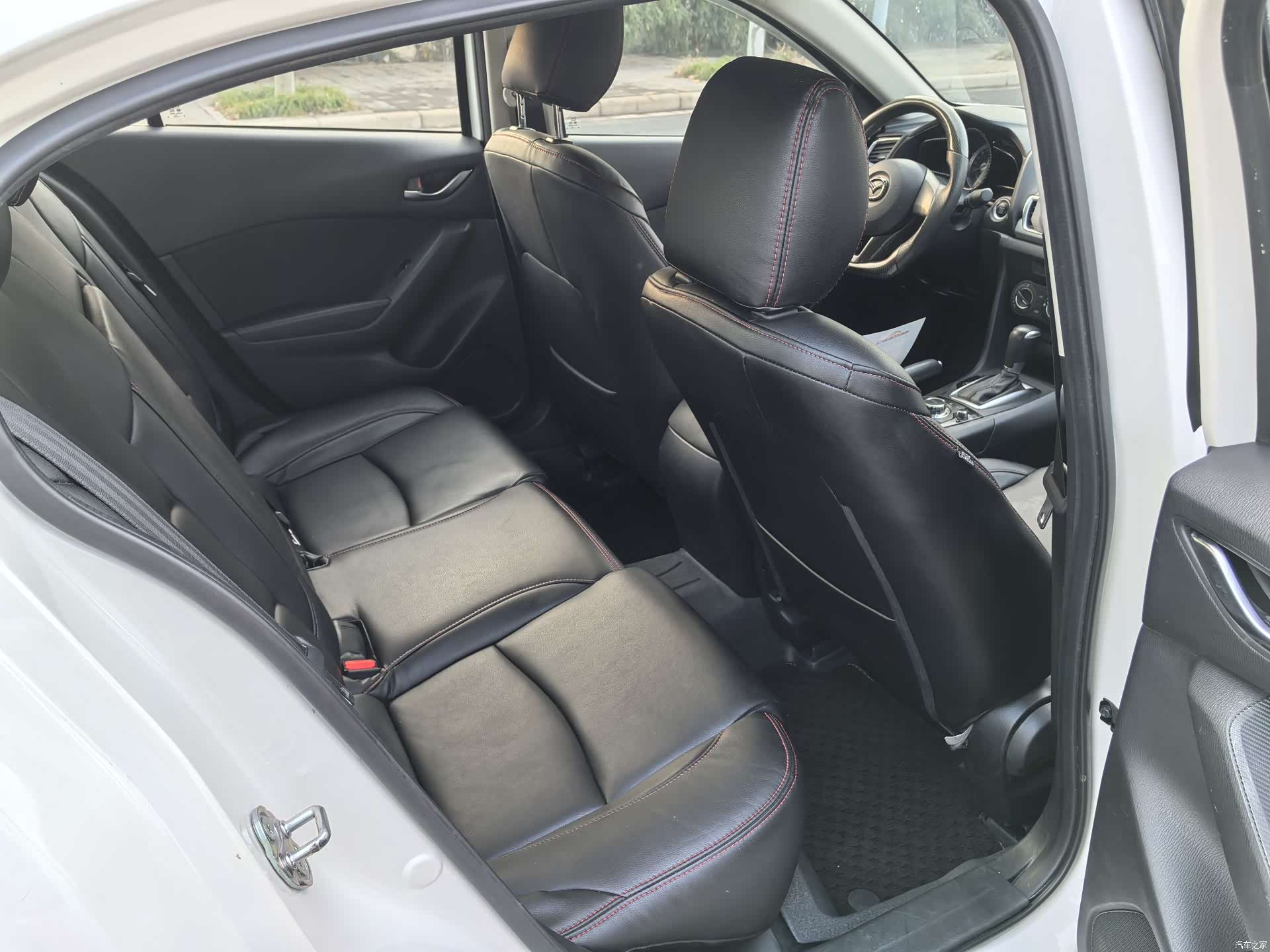 Mazda Mazda3, 2016 11