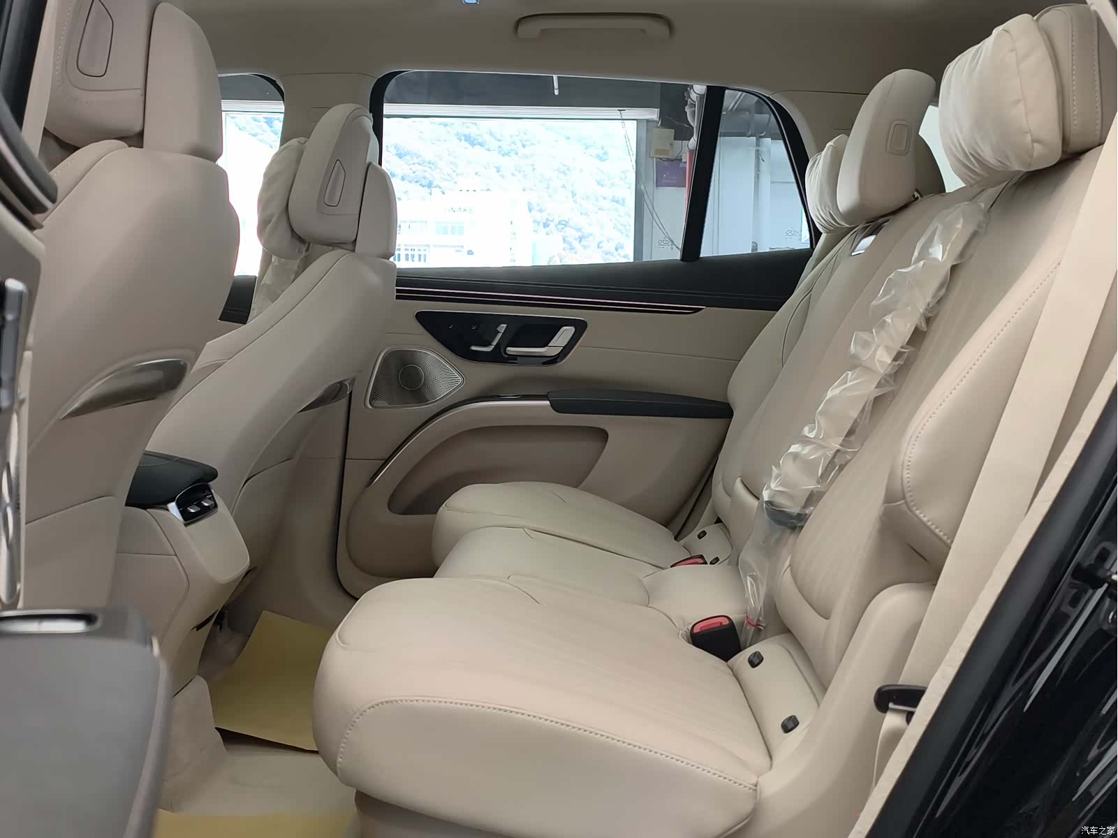 Mercedes-Benz EQS, 2026 14