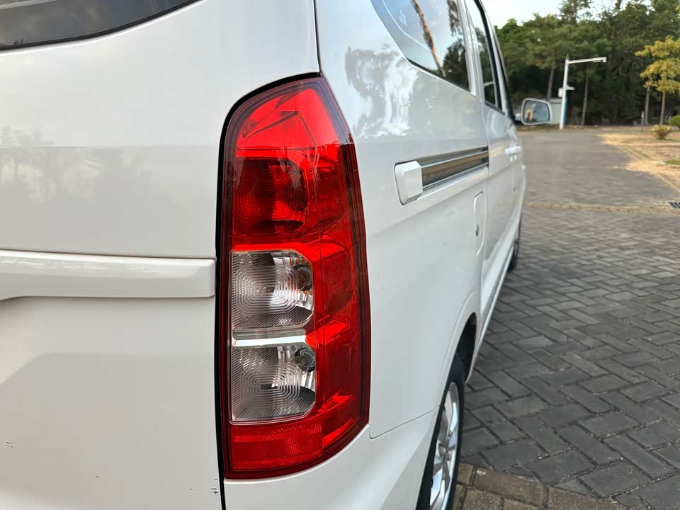 Wuling Wuling Hongguang V