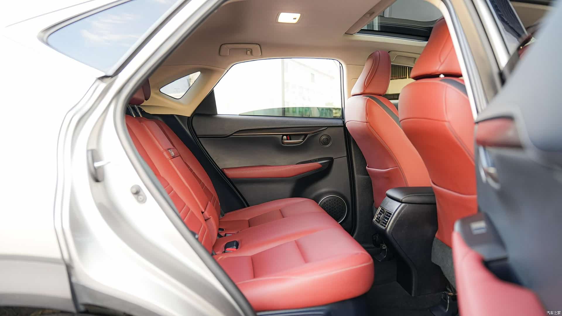 Lexus NX, 2016 12