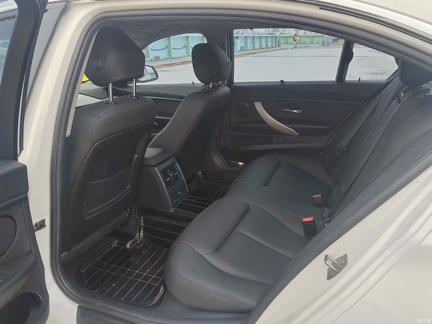 BMW 3 Series, 2015 11