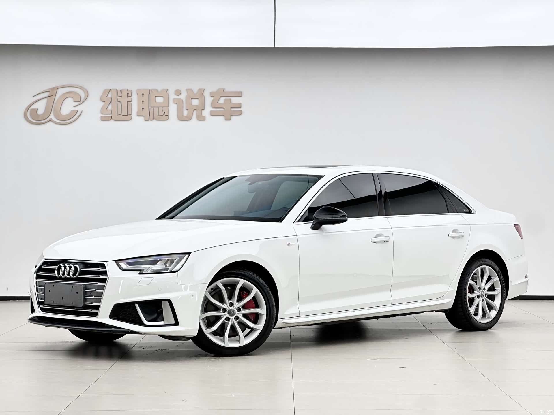 Audi A4L, 2019 1