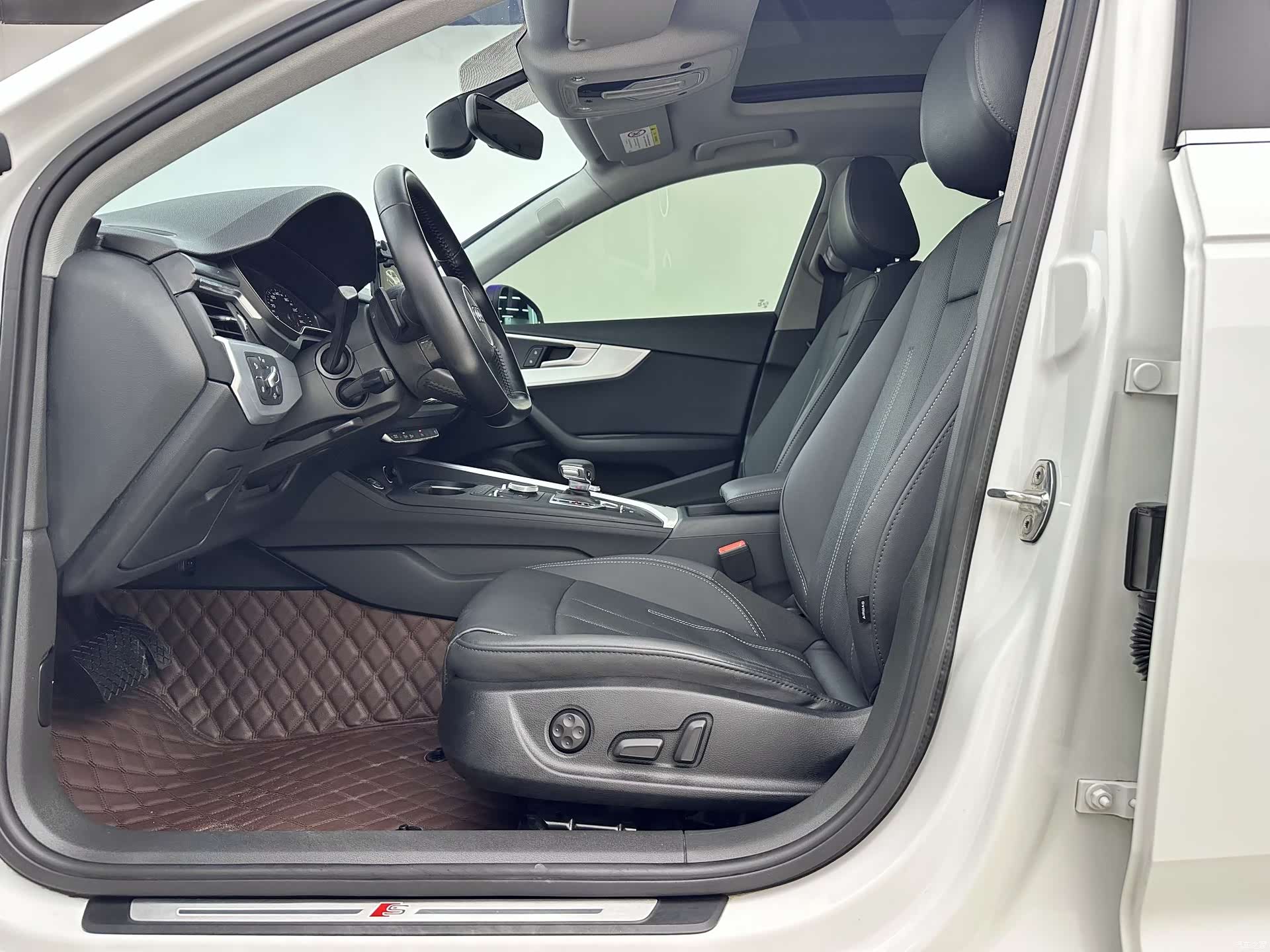 Audi A4L, 2019 8