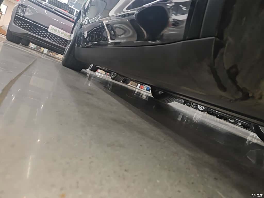 Tesla Model Y, 2023 21