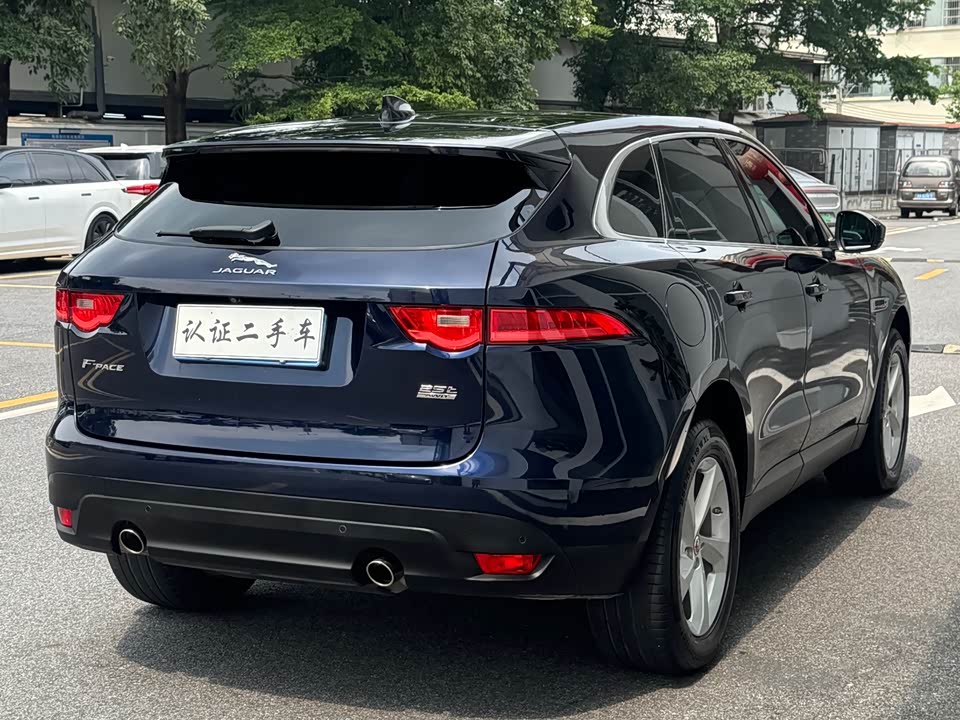 Jaguar F-PACE Jaguar F-PACE
