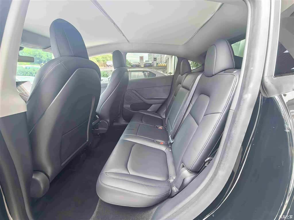 Tesla Model Y, 2021 10