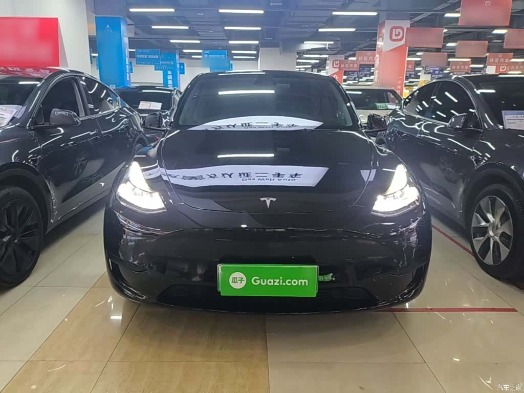 Tesla Model Y, 2022 3
