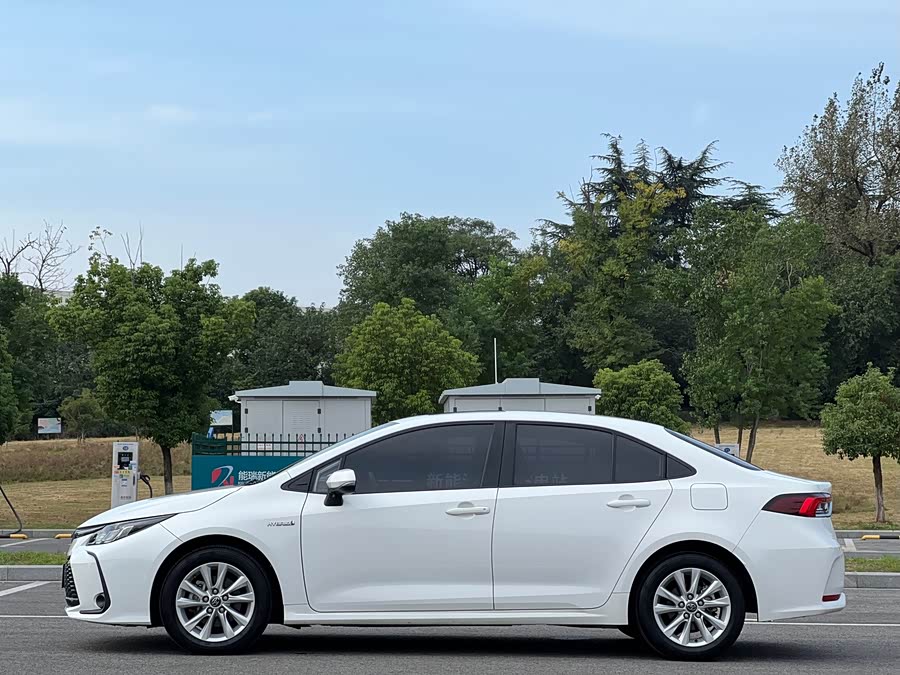 Toyota Corolla 2023, фото 4