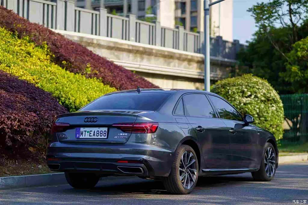 Audi A4L, 2022 6