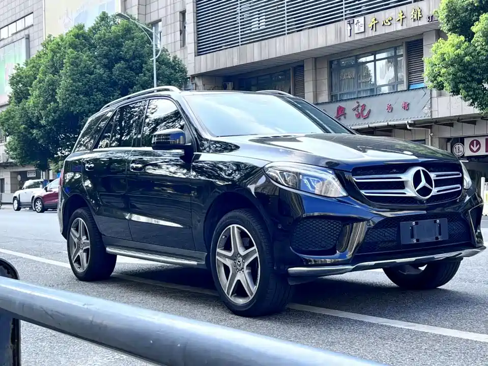 Mercedes-Benz GLE Mercedes-Benz GLE