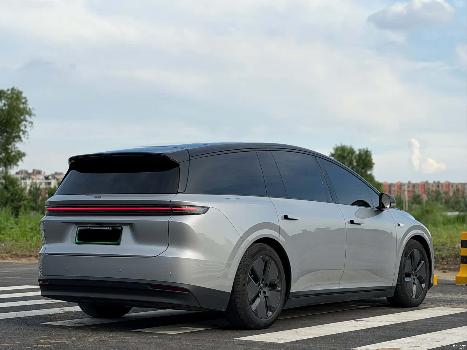 Li Auto i8, 2025 4