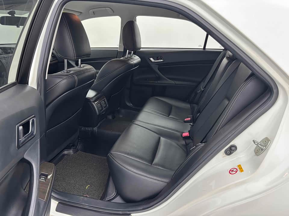 Toyota Reiz Toyota Reiz