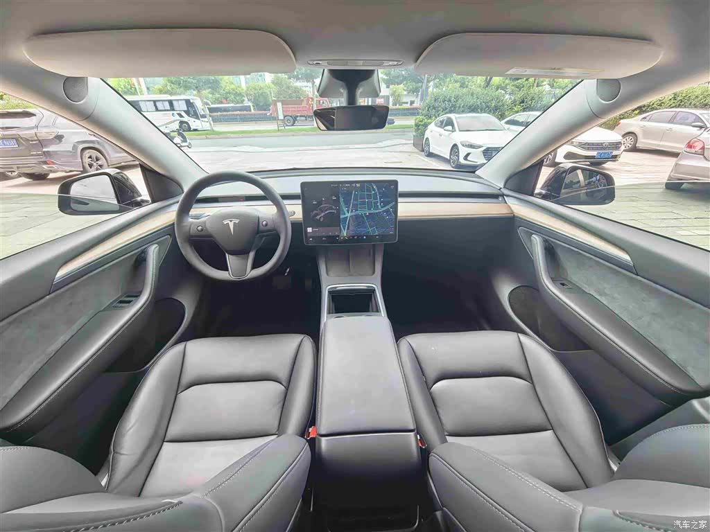 Tesla Model Y, 2021 все фото