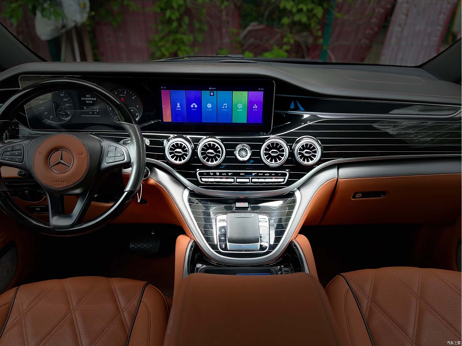 Mercedes-Benz 7, 2024 7