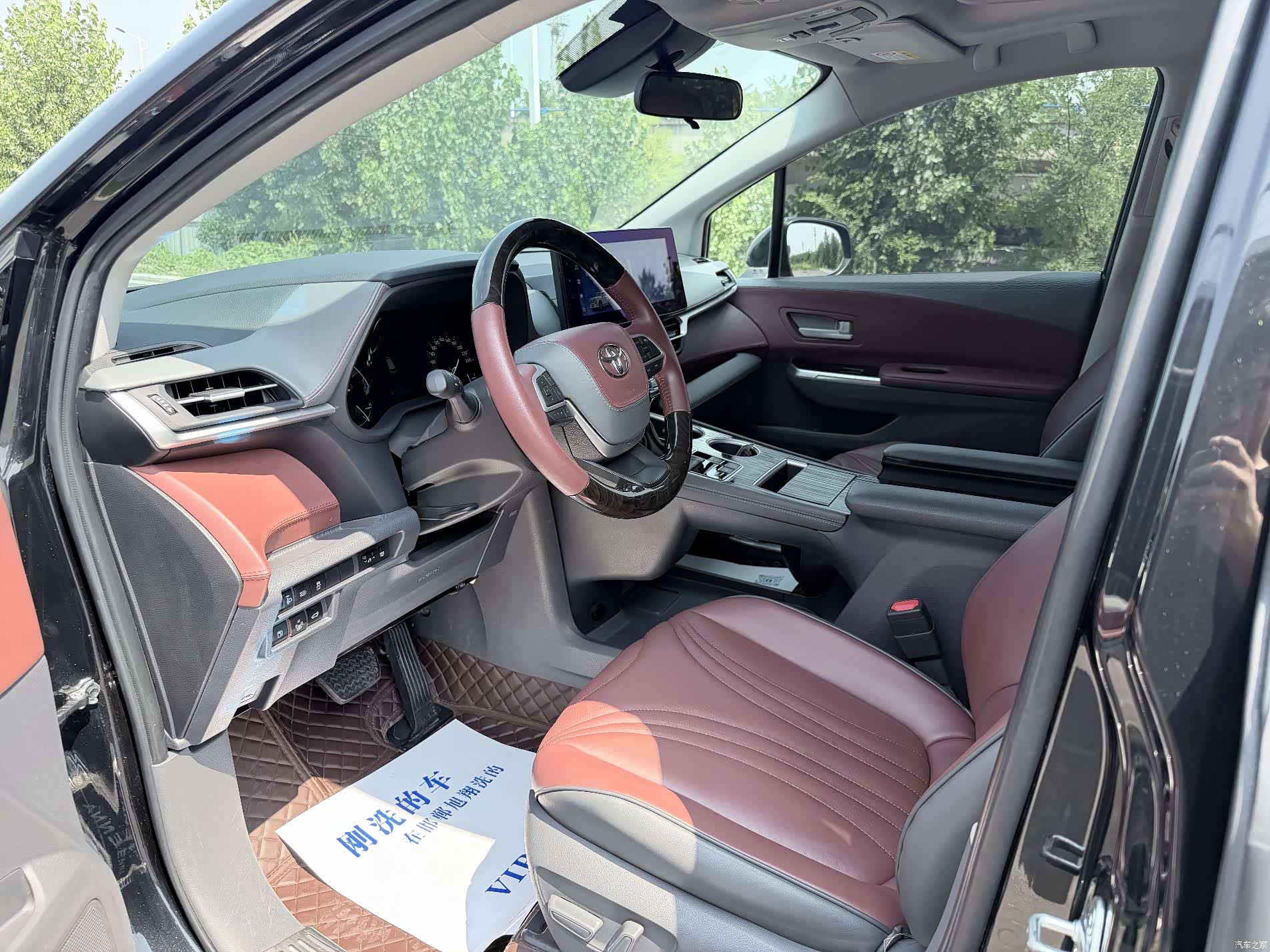 Toyota Sienna, 2022 3