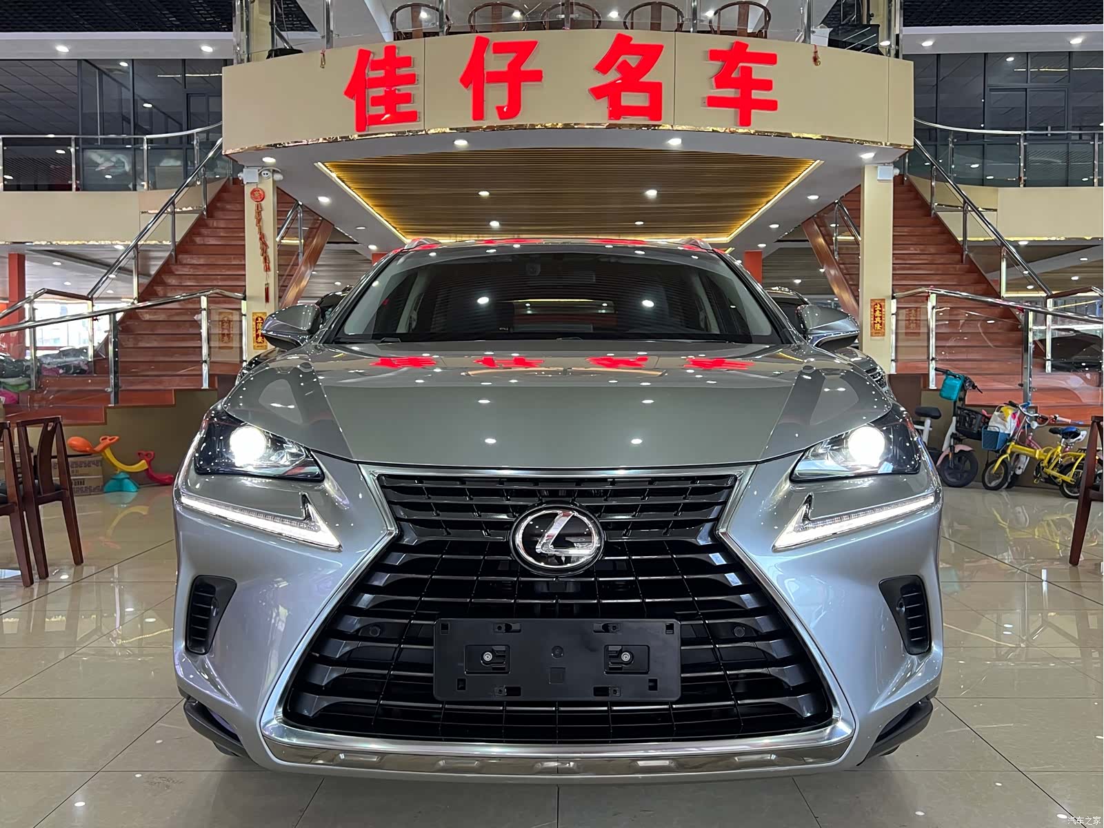 Lexus NX, 2018 2