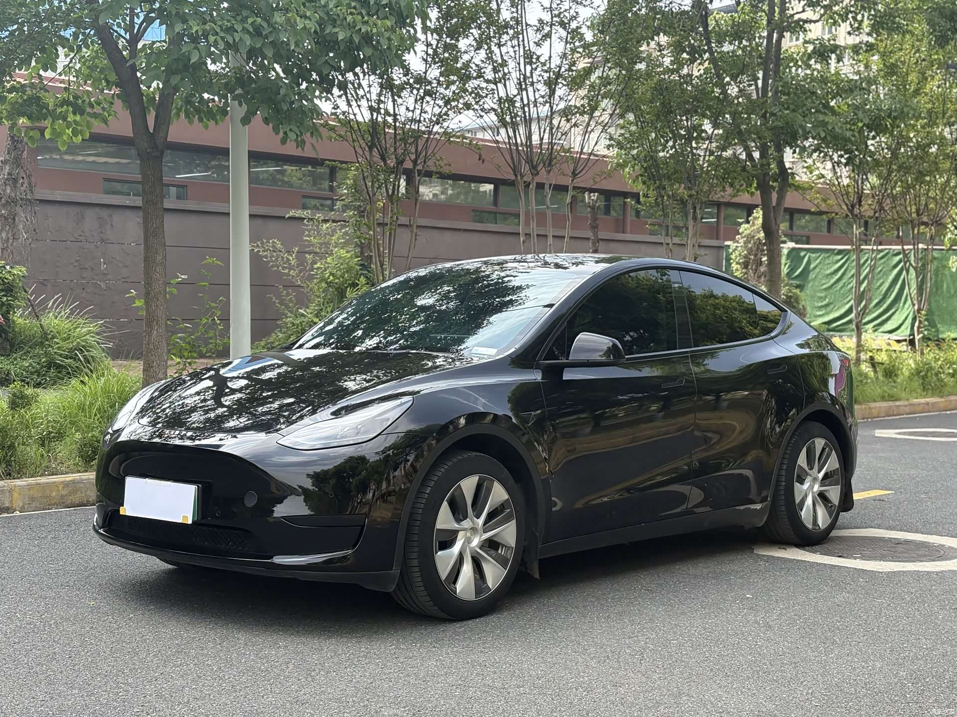 Tesla Model Y, 2023 1