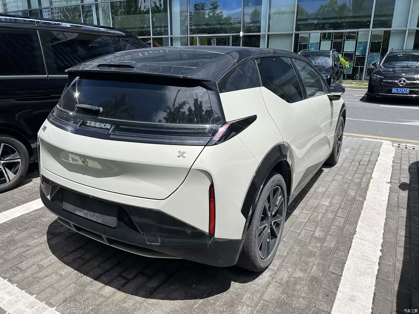 Zeekr X, 2024 3