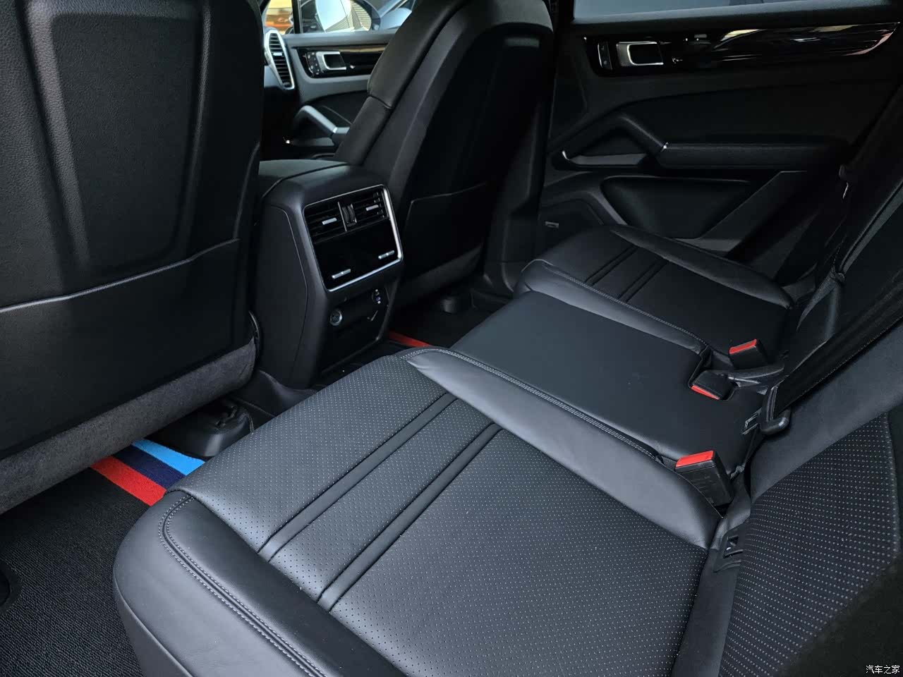 Porsche Cayenne, 2024 9