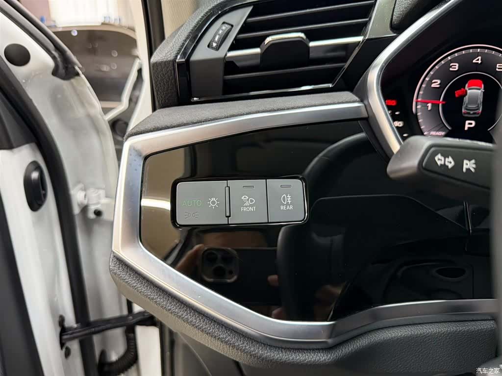 Audi Q3, 2023 9