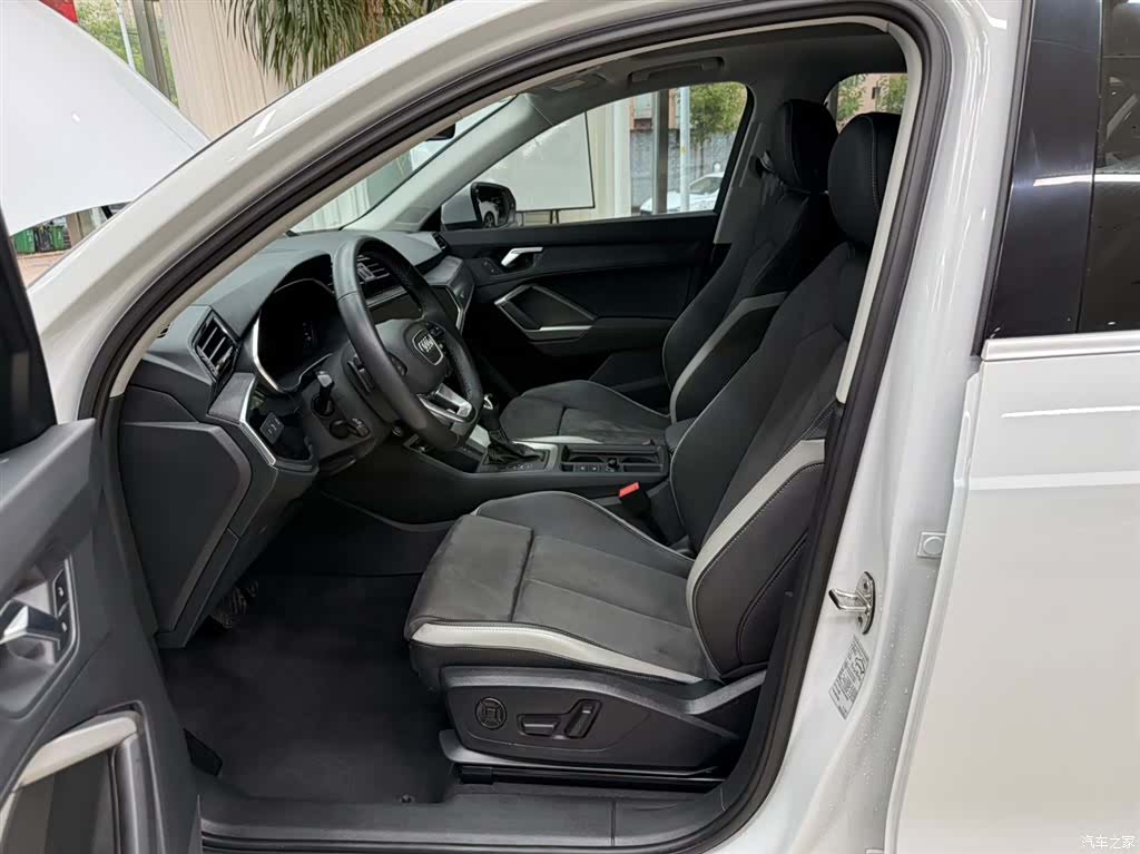 Audi Q3, 2023 16