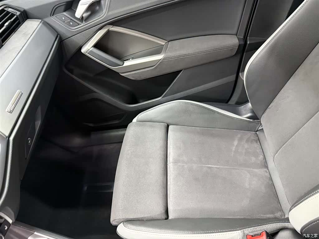 Audi Q3, 2023 13