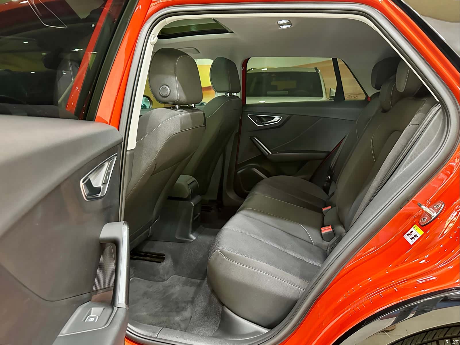 Audi Q2L, 2020 9