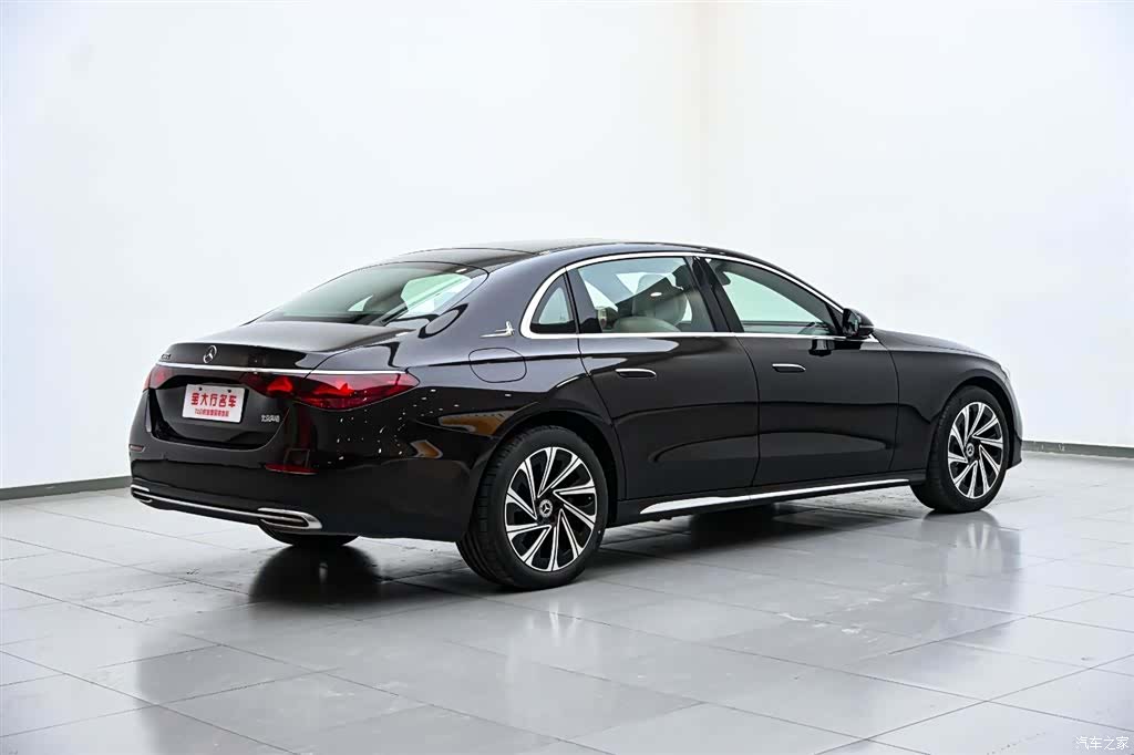 Mercedes-Benz E-Class, 2024 8
