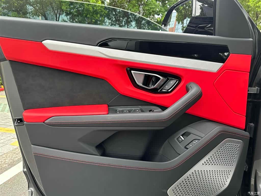 Lamborghini Urus, 2021 12