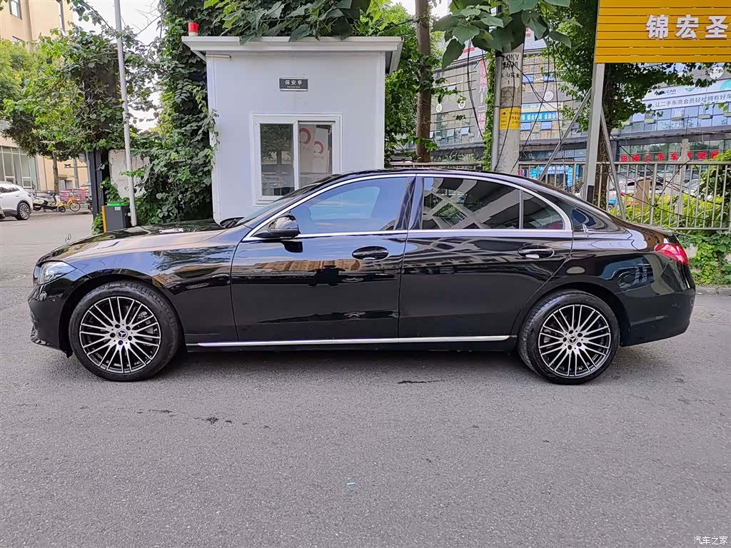 Mercedes-Benz C-Class, 2024 3