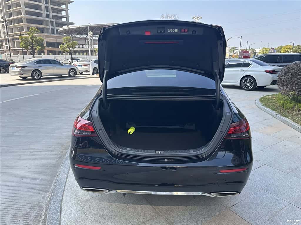 Mercedes-Benz E-Class, 2023 9