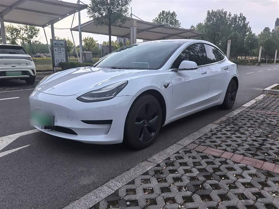 Tesla Model 3 Tesla Model 3