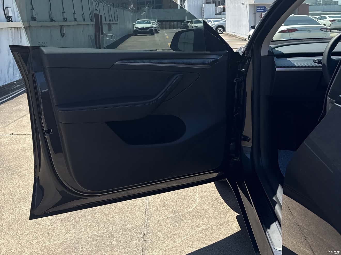 Tesla Model Y, 2024 8